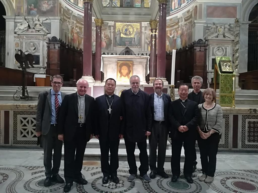 I vescovi cinesi presenti al Sinodo visitano la Comunità e partecipano alla preghiera in Santa Maria in Trastevere